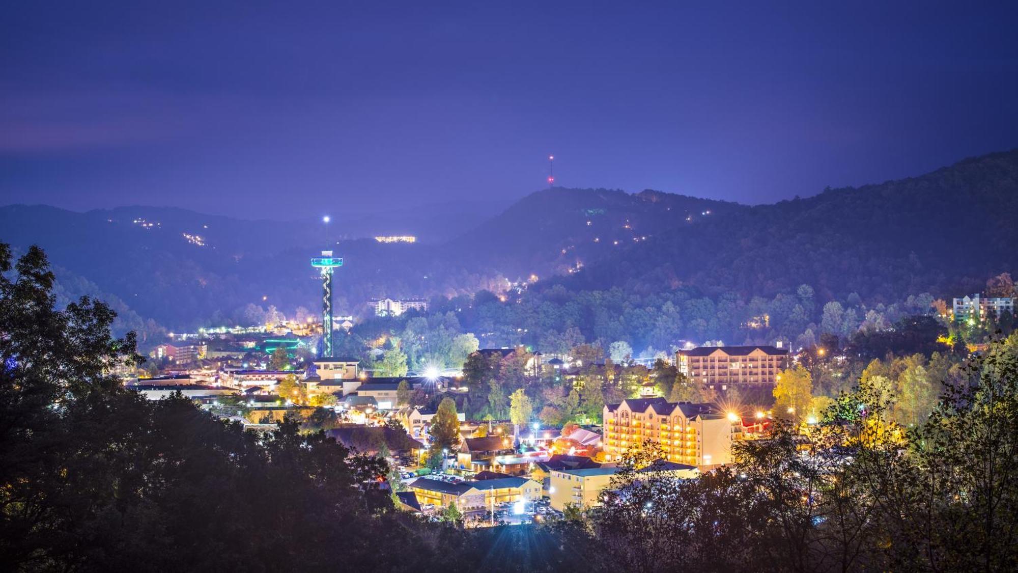 Mountain Eden, Hot Tub, Resort Pool, Wifi, 1089 Free Tickets Each Paid Day, Dollywood And More Gatlinburg Kültér fotó